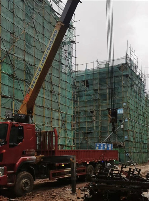 兰州市“慢工细活”—— 吊车的 “微动控制” 技术